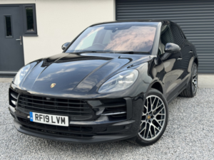 2019 Porsche Macan 3.0 T V6 S in Black — image 2