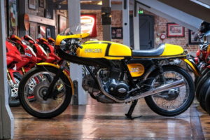 1972 Ducati 750 750 Sport Super Rare "z-Stripe" in Yellow — image 3