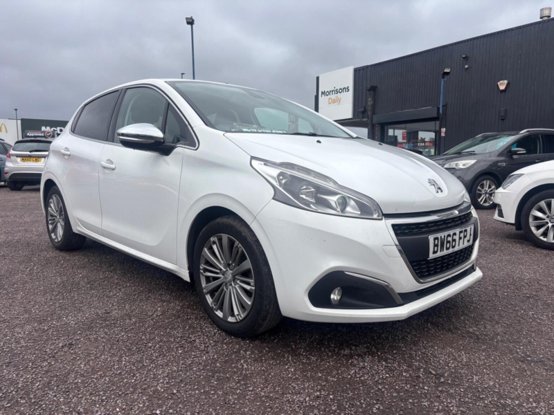 2016 Peugeot 208 1.2 Puretech Allure Euro 6 5dr in White — image 1
