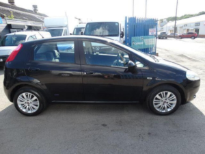 2008 Fiat Grande Punto 1.4 Eleganza 5dr in Black — image 4