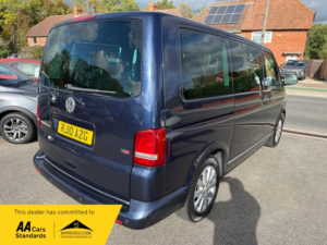 2010 Volkswagen Caravelle Executive Tdi in Blue — image 3