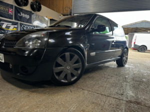 2003 Renault Clio 2.0 16v Renaultsport 3dr in Black — image 3