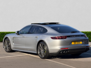 2017 Porsche Panamera 2.9 V6 E-Hybrid 14kwh 4 Executive Saloon 5dr Petrol Plug-In Hybrid Pdk 4WD Euro 6 (s/s) (462 Ps) in Silver — image 5