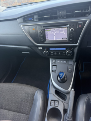 2014 Toyota Auris 1.8 Vvt-H Excel in Grey — image 4