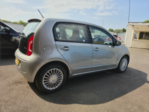 2014 Volkswagen Up! 1.0 Bluemotion Tech High Up! in Silver — image 4