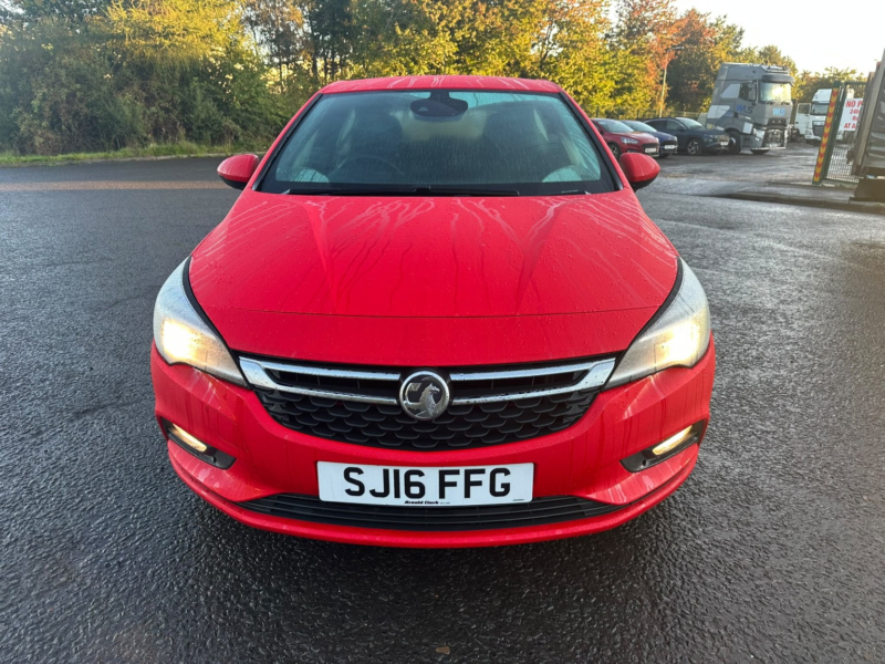 2016 Vauxhall Astra 1.4 I Turbo Sri in Red — image 1