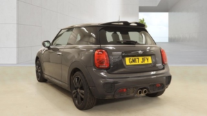 2017 MINI Hatch 1.5 5-Door Hatch Cooper D Black 3dr Jkw Sport Pack+satnav+pepper+stunning in Black — image 4