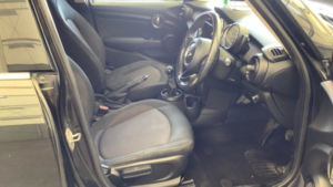 2017 MINI Hatch 1.5 5-Door Hatch Cooper D Black 3dr Jkw Sport Pack+satnav+pepper+stunning in Black — image 5