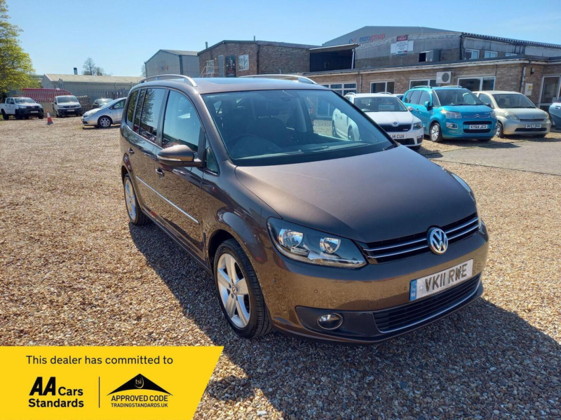 2011 Volkswagen Touran 2.0 Tdi Sport Euro 5 5dr in Brown — image 1