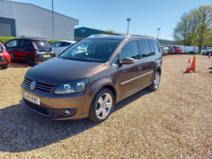 2011 Volkswagen Touran 2.0 Tdi Sport Euro 5 5dr in Brown — image 3