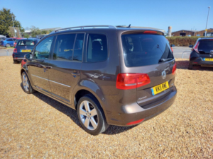 2011 Volkswagen Touran 2.0 Tdi Sport Euro 5 5dr in Brown — image 5