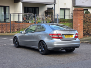 2010 Mercedes-Benz Clc Class 2.1 Clc200 Cdi Sport Coupe 3dr Diesel Manual Euro 4 (122 Ps) in Silver — image 4