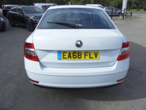 2019 Skoda Octavia 1.0 Tsi Se Euro 6 (s/s) 5dr in White — image 5