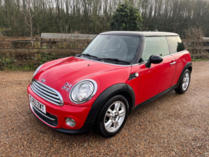 2013 MINI Hatch 1.6 Cooper D Euro 5 (s/s) 3dr in Red — image 4