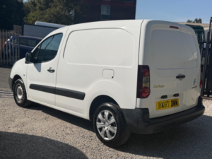 2017 Citroen Berlingo 1.6 Bluehdi 625 X L1 4dr in White — image 4