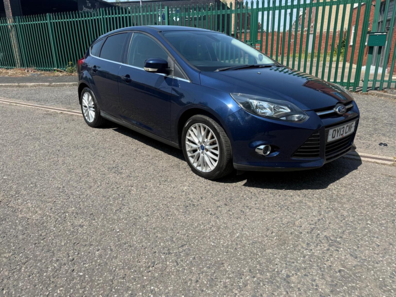 2013 Ford Focus 1.0t Ecoboost Zetec Euro 5 (s/s) 5dr in Blue — image 1