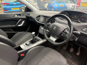 2019 Peugeot 308 1.2 Puretech Gpf Allure Hatchback 5dr Petrol Manual Euro 6 (s/s) (130 Ps) in Grey — image 6