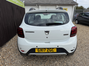 2017 Dacia Sandero Stepway 0.9 Stepway Laureate Tce 90 in White — image 5