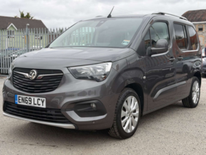 2020 Vauxhall Combo Life 1.2 Combo Life Elite S/s Auto 5dr in Grey — image 3
