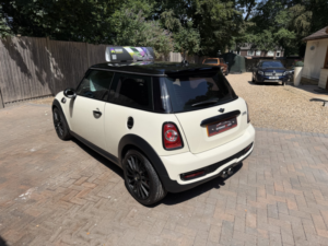 2011 MINI Hatch 1.6 Cooper S Hatch in White — image 5