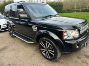 2012 Land Rover Discovery 4 3.0 Sd V6 Hse Luxury in Black — image 3