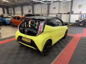 2017 Toyota Aygo 1.0 Vvt-I X-Cite 3 Yellow Bi-Tone in Yellow — image 4