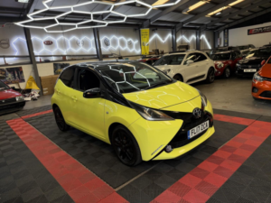 2017 Toyota Aygo 1.0 Vvt-I X-Cite 3 Yellow Bi-Tone in Yellow — image 5