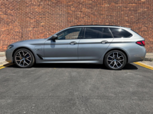 2022 BMW 5 Series 2.0 530e 12kwh M Sport Touring Steptronic Xdrive Euro 6 (s/s) 5dr in Grey — image 3