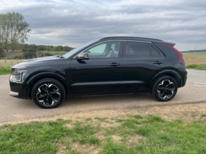 2022 Kia Niro 64.8kwh 3 in Black — image 5
