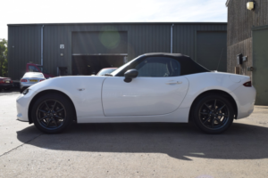 2015 Mazda Mx-5 1.5 Skyactiv-G Sport Nav in White — image 4