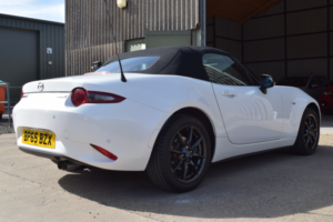 2015 Mazda Mx-5 1.5 Skyactiv-G Sport Nav in White — image 6