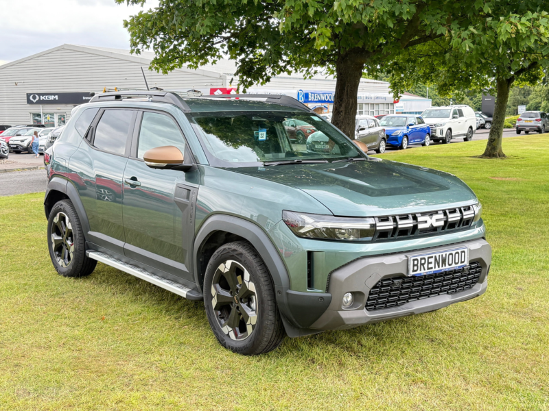 2025 Dacia Duster 1.6 Hybrid Extreme SUV 5dr Petrol Hybrid Auto Euro 6 (s/s) (140 Ps) in Green — image 1