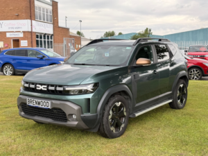 2025 Dacia Duster 1.6 Hybrid Extreme SUV 5dr Petrol Hybrid Auto Euro 6 (s/s) (140 Ps) in Green — image 4
