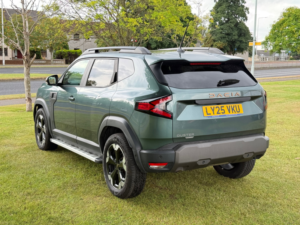 2025 Dacia Duster 1.6 Hybrid Extreme SUV 5dr Petrol Hybrid Auto Euro 6 (s/s) (140 Ps) in Green — image 5