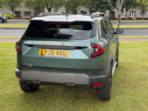 2025 Dacia Duster 1.6 Hybrid Extreme SUV 5dr Petrol Hybrid Auto Euro 6 (s/s) (140 Ps) in Green — image 6