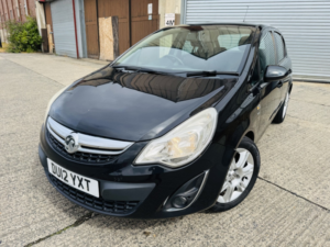 2012 Vauxhall Corsa 1.4 16v Se in Black — image 2