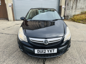 2012 Vauxhall Corsa 1.4 16v Se in Black — image 3