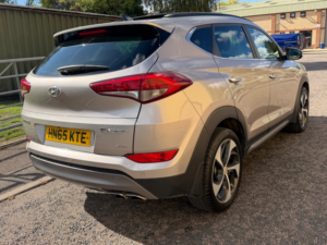 2015 Hyundai Tucson 2.0 Crdi Premium Se SUV 5dr Diesel Manual 4WD Euro 6 (185 Ps) in Beige — image 3