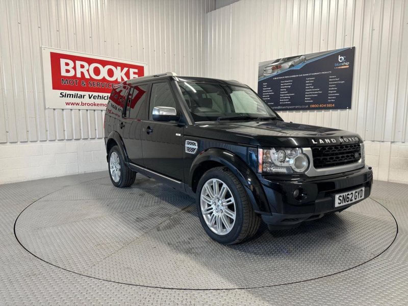 2012 Land Rover Discovery 4 3.0 Sd V6 Hse Luxury Auto 4WD Euro 5 5dr in Black — image 1