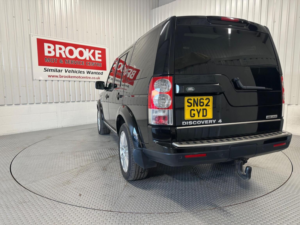 2012 Land Rover Discovery 4 3.0 Sd V6 Hse Luxury Auto 4WD Euro 5 5dr in Black — image 5