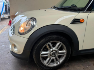2012 MINI Hatch 1.6 Cooper Euro 5 (s/s) 3dr in White — image 2