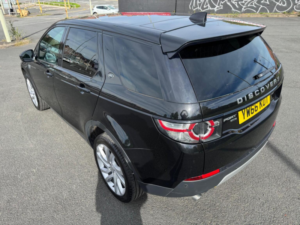 2016 Land Rover Discovery Sport 2.0 Td4 Hse Auto 4WD Euro 6 (s/s) 5dr in Black — image 2