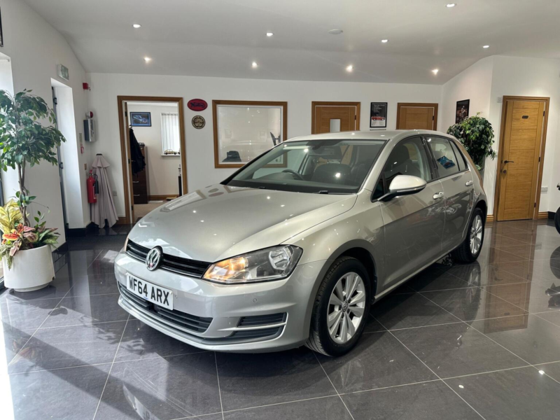 2014 Volkswagen Golf 1.6 Tdi Bluemotion Tech Se Euro 5 (s/s) 5dr in Silver — image 1