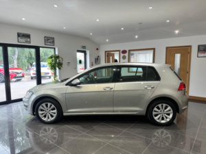 2014 Volkswagen Golf 1.6 Tdi Bluemotion Tech Se Euro 5 (s/s) 5dr in Silver — image 3