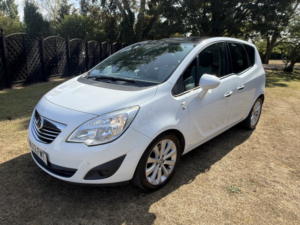 2012 Vauxhall Meriva 1.7 Cdti Se in White — image 3