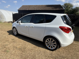 2012 Vauxhall Meriva 1.7 Cdti Se in White — image 5