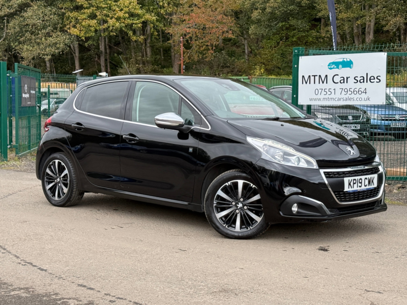 2019 Peugeot 208 1.2 Puretech Tech Edition Hatchback 5dr Petrol Manual Euro 6 (s/s) (82 Ps) in Black — image 1