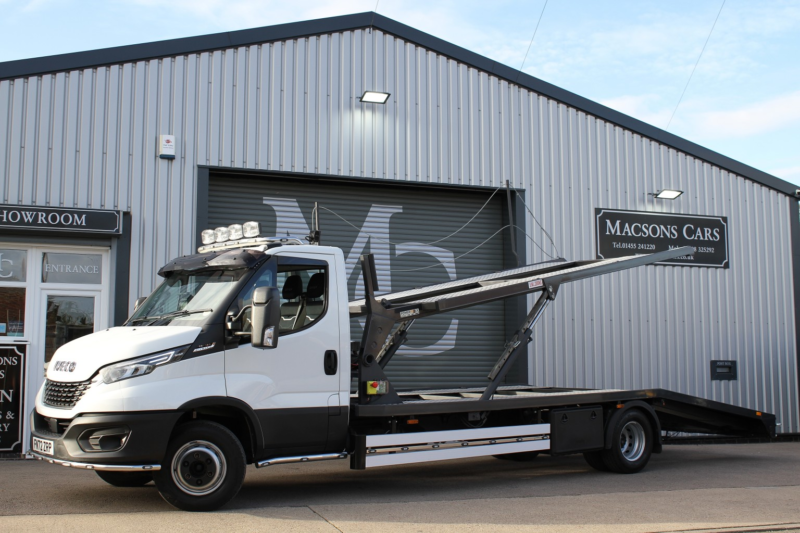 2022 Iveco Daily Prestige 12000 Winch With Remote And Cable Control in White — image 1