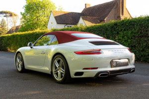 2018 Porsche 911 3.0t 991 Carrera Pdk Euro 6 (s/s) 2dr in White — image 4