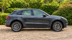 2017 Porsche Macan 3.0 V6 S in Grey — image 3
